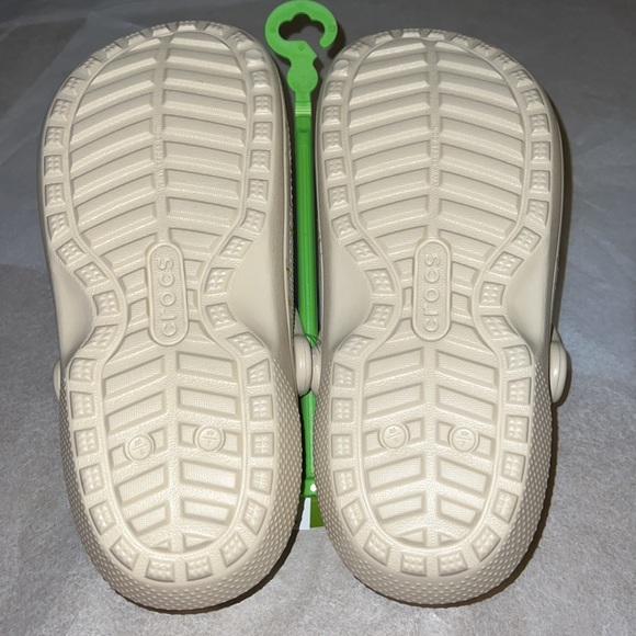 (M5/W7) Mickey Mouse and Friends Holiday Clogs for Adults by Crocs UNISE… - Picture 10 of 13